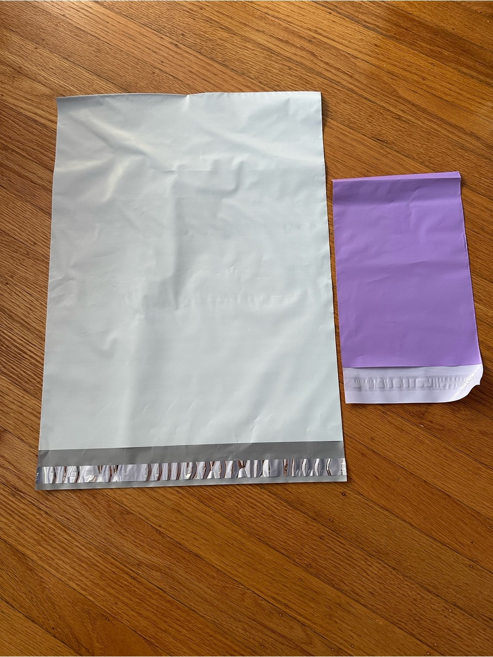 Poly mailer shipping bags